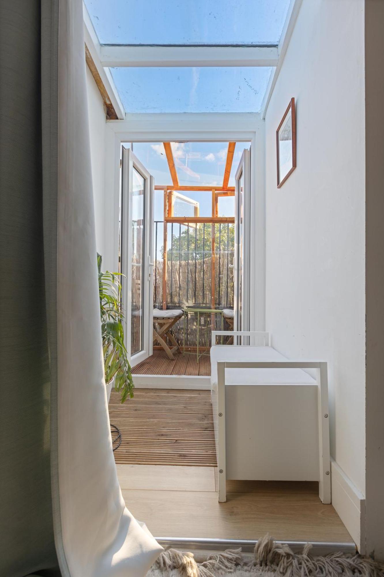 Appartamento Modern Flat & Balcony In Historic West Kensington Londra Esterno foto