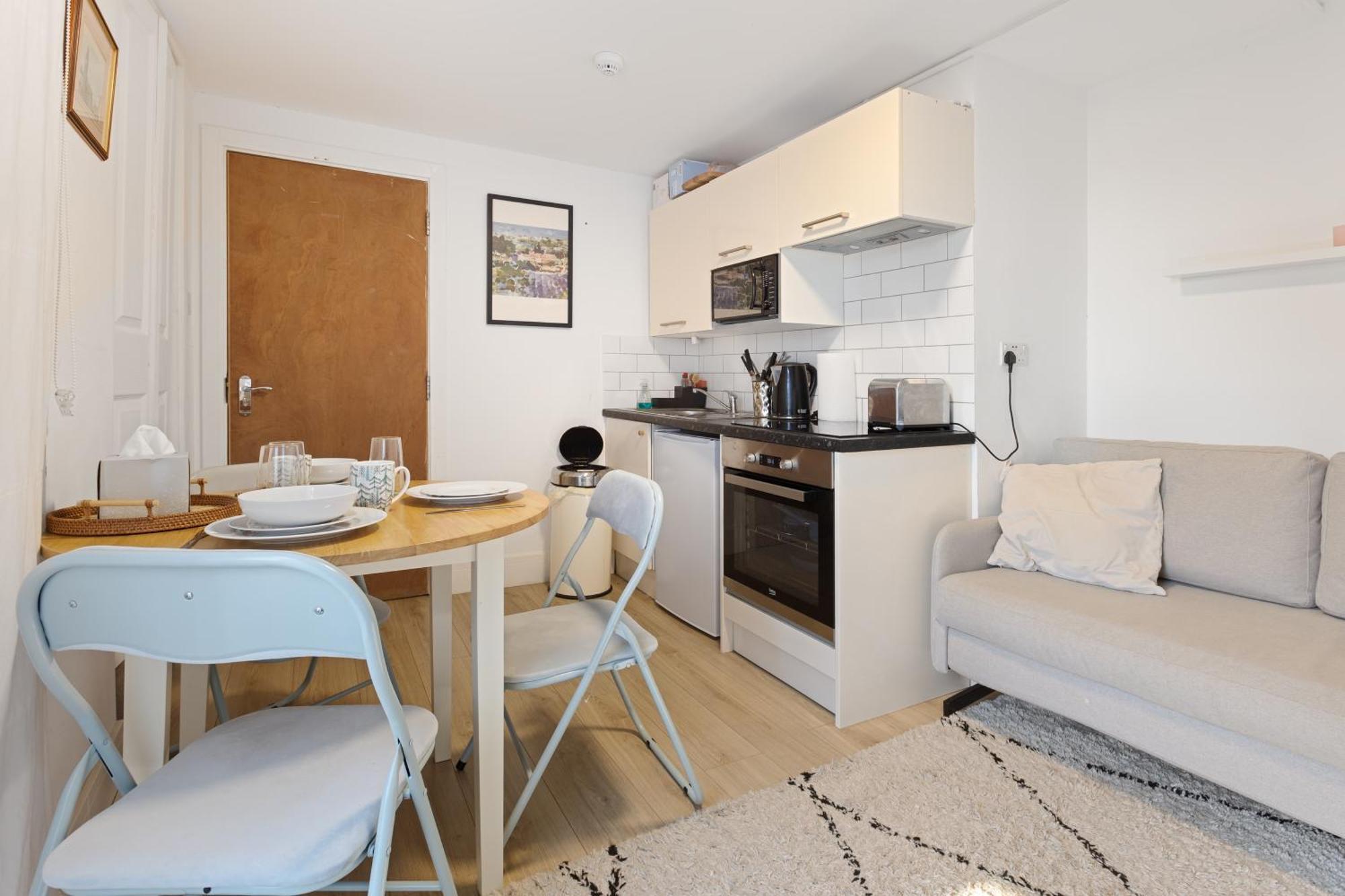 Appartamento Modern Flat & Balcony In Historic West Kensington Londra Esterno foto