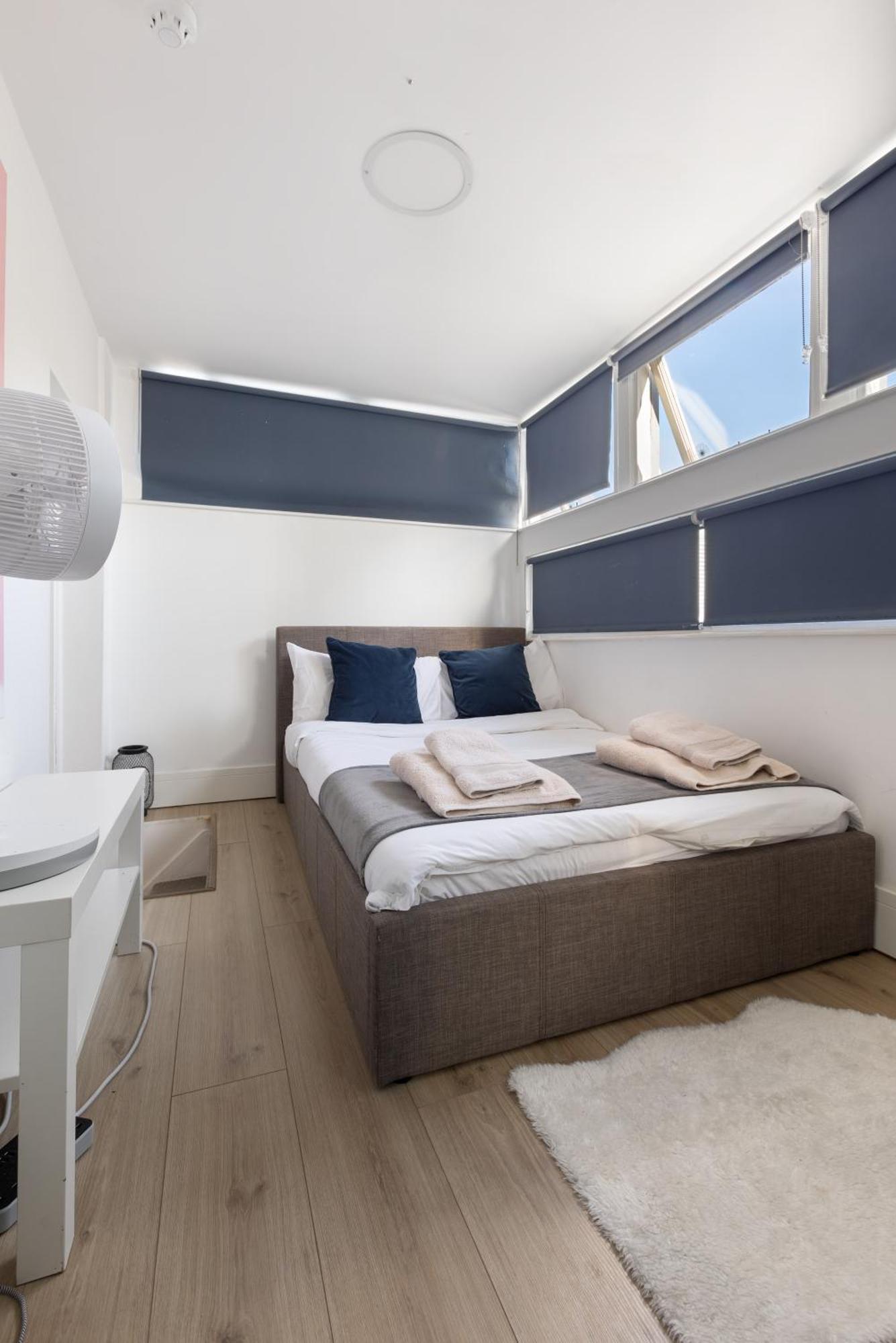 Appartamento Modern Flat & Balcony In Historic West Kensington Londra Esterno foto