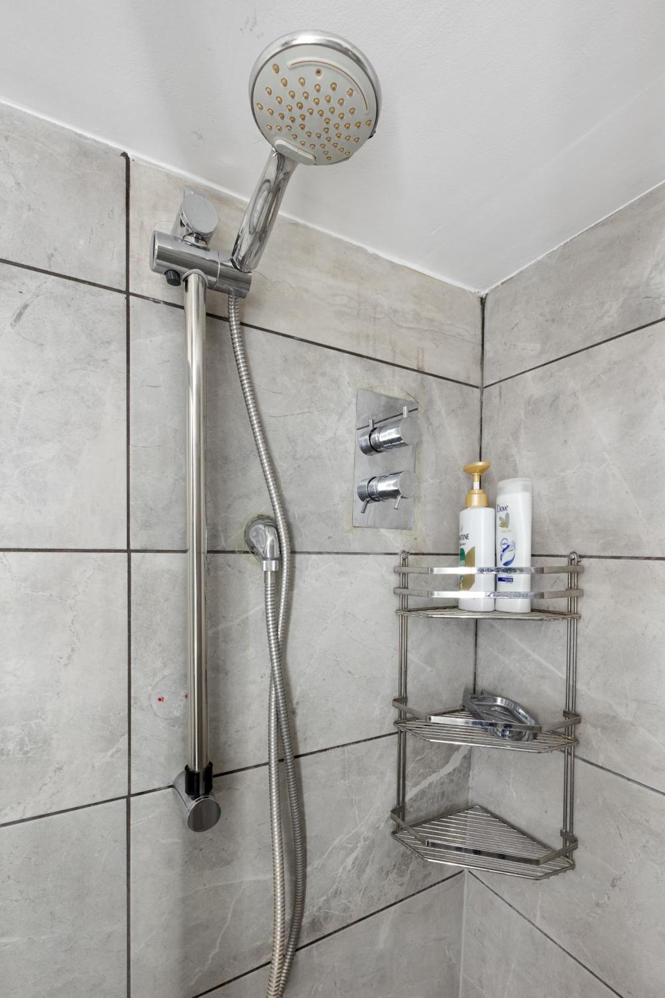 Appartamento Modern Flat & Balcony In Historic West Kensington Londra Esterno foto